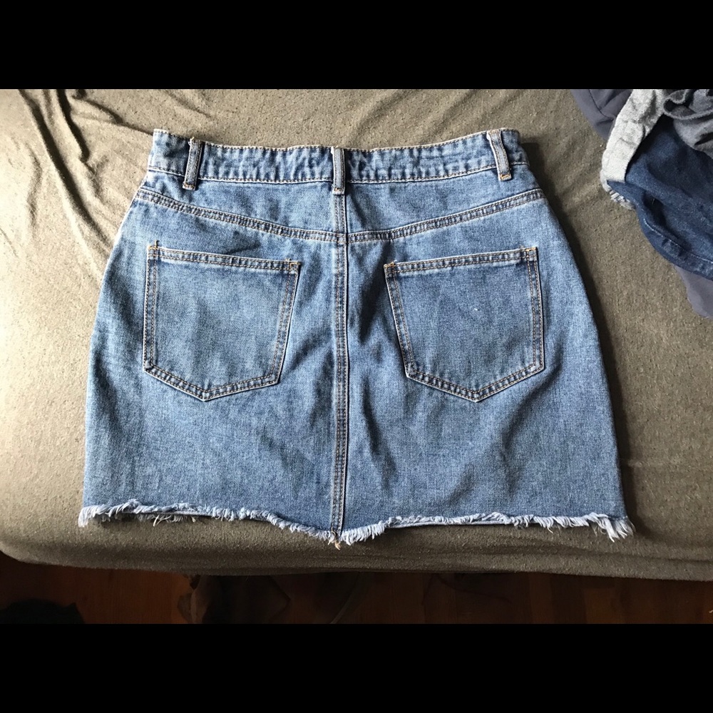 denim mini skirt - Picture 2 of 3
